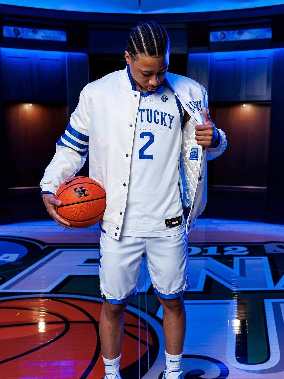 Class of 2026 point guard Mason Williams committed to Kentucky on Friday afternoon after visiting the UK campus Wednesday. Williams was previously committed to play for his father, former NBA All-Star guard Mo Williams, at Jackson State.