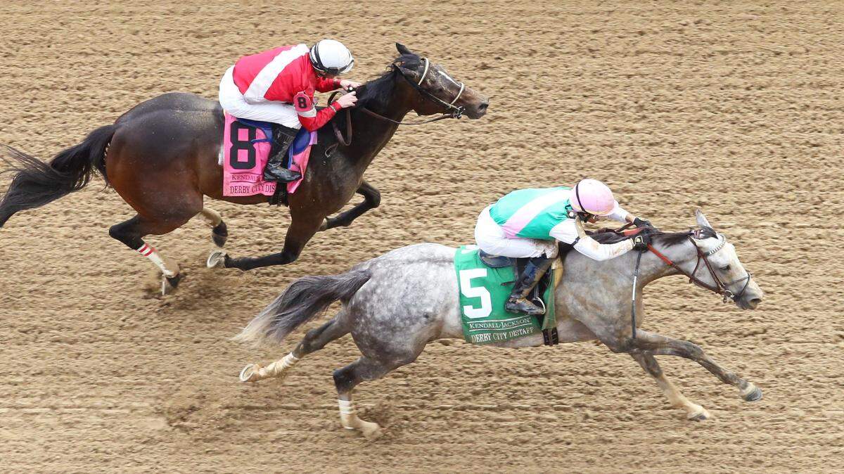 Kentucky Derby: What are the current track, weather conditions at Churchill Downs?