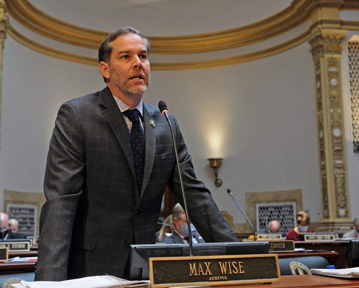 State Sen. Max Wise, R-Campbellsville, presents Senate Bill 6, a government ethics bill.