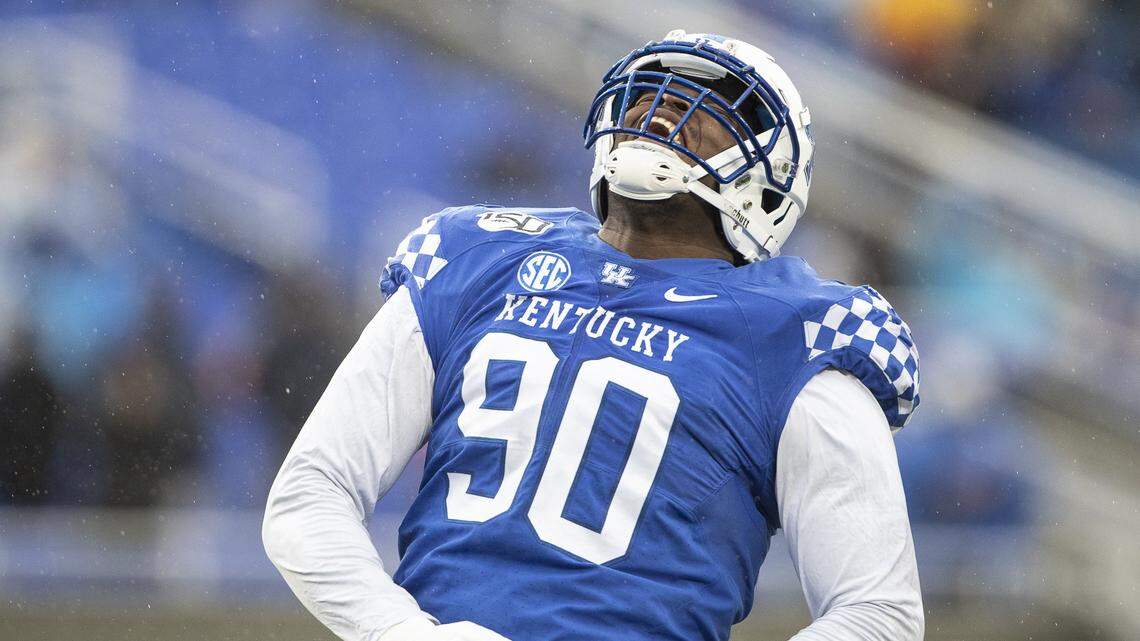 UK’s sack attack, Bowden’s brilliance make the Cats bowl-eligible again
