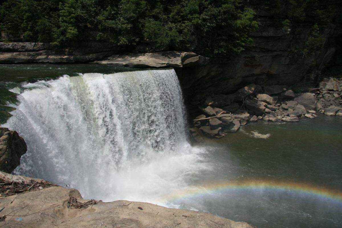 The “moonbow” phenomenon at Cumberland Falls is believed to only occur in one other place on earth: Victoria Falls in Africa.