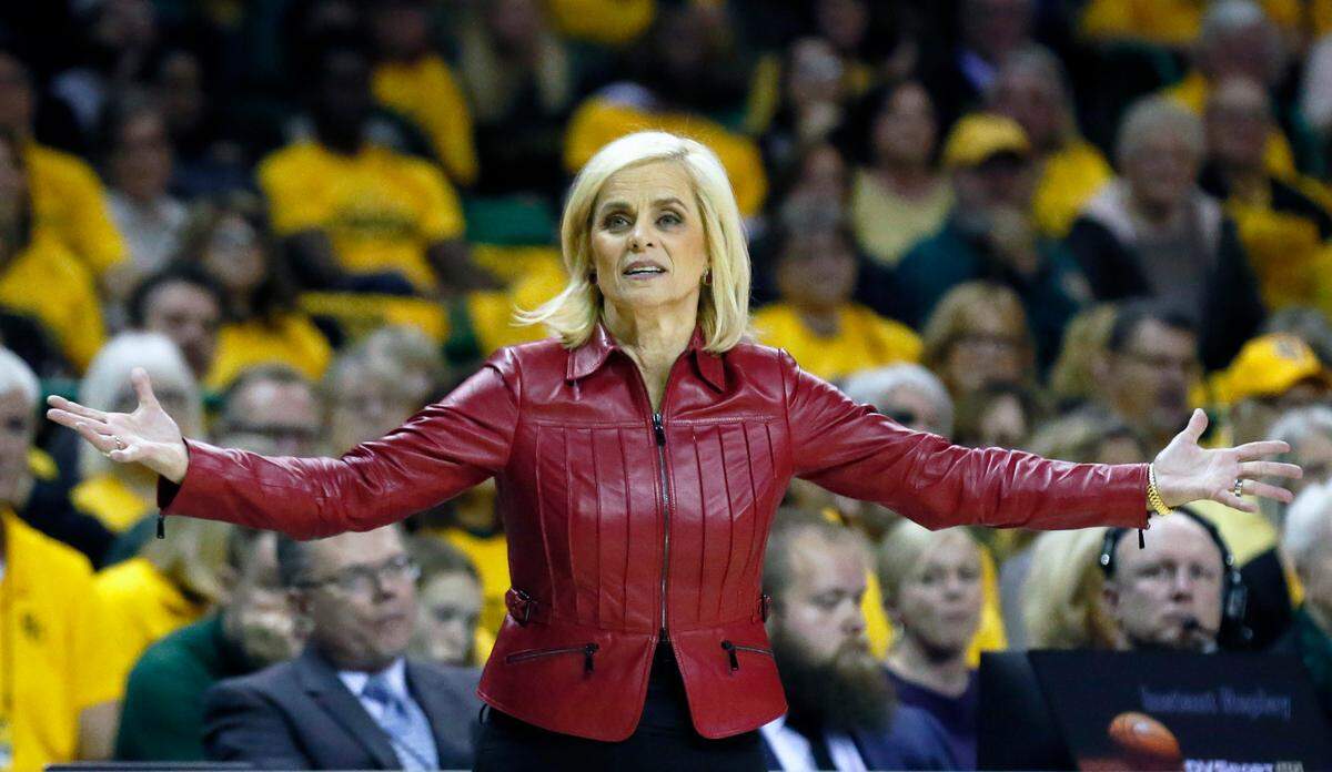 Hall of Famer Kim Mulkey has LSU off to a 14-1 start in her first season as head coach of the Tigers.