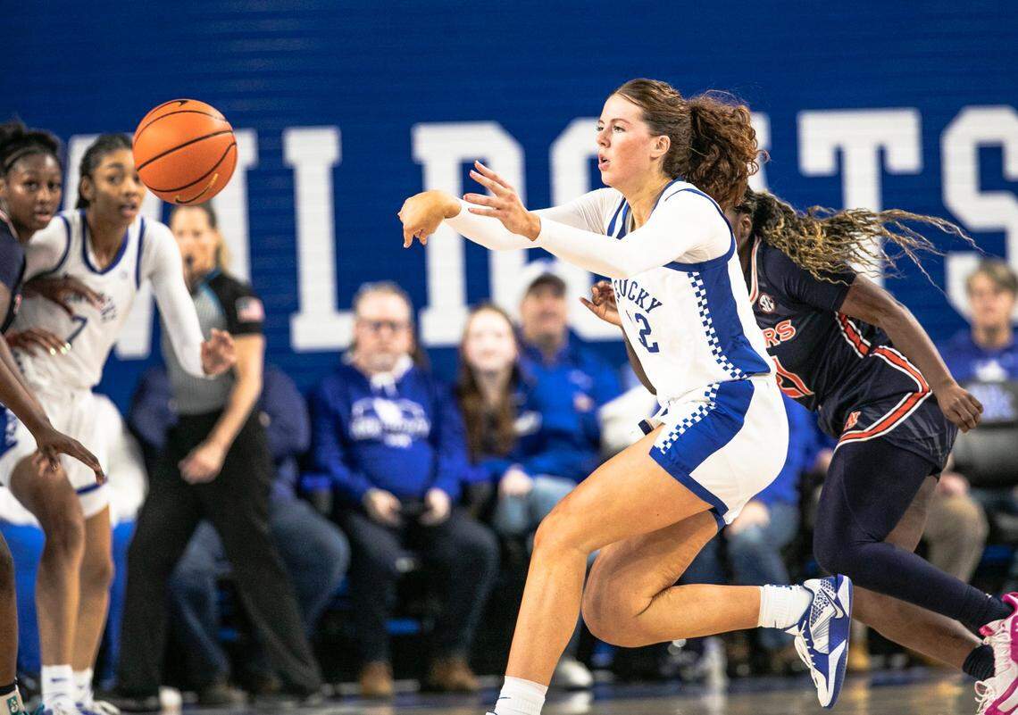 UK’s Amelia Hassett passes the ball against Auburn on Sunday afternoon at Memorial Coliseum. The victory was Kentucky’s eighth in a row.