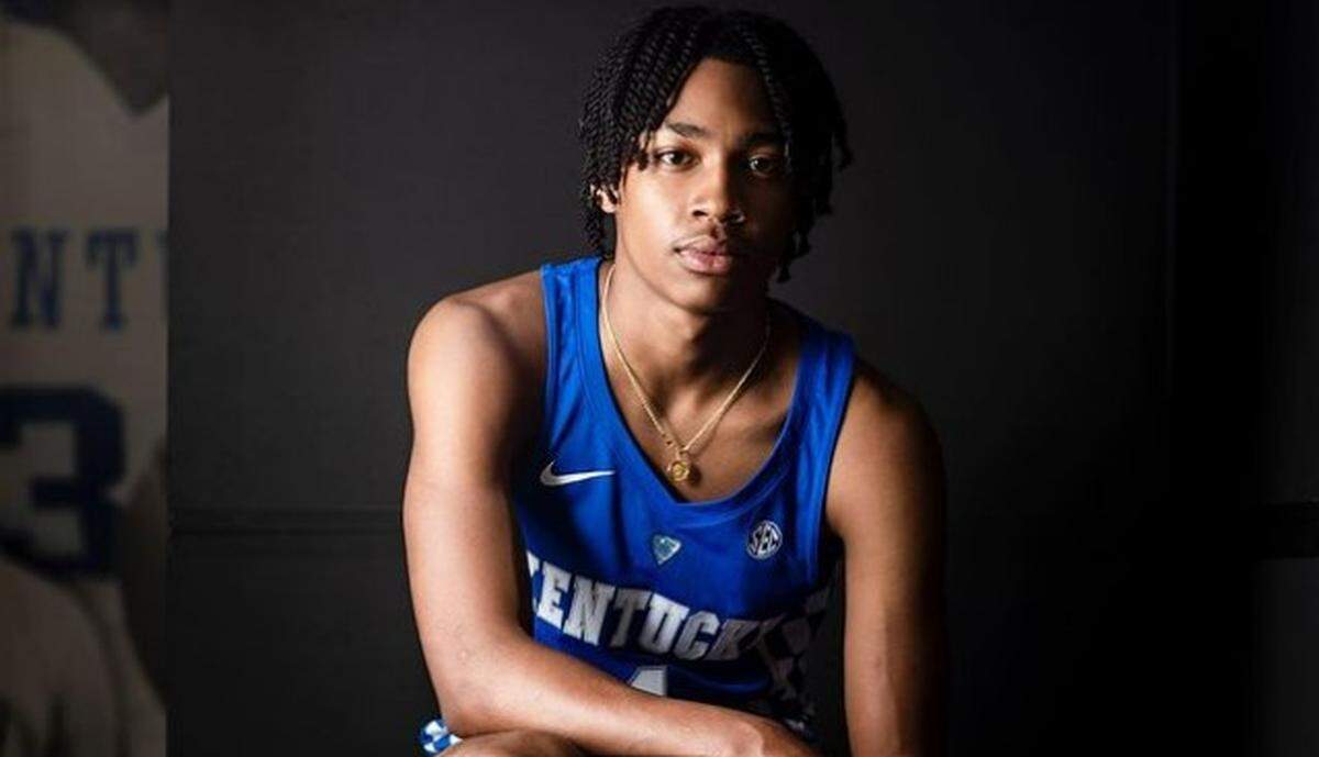 Star basketball recruit Robert Dillingham posted a photo of himself wearing a Kentucky jersey during a visit to Lexington. Dillingham is one of five members of UK’s 2023 recruiting class.