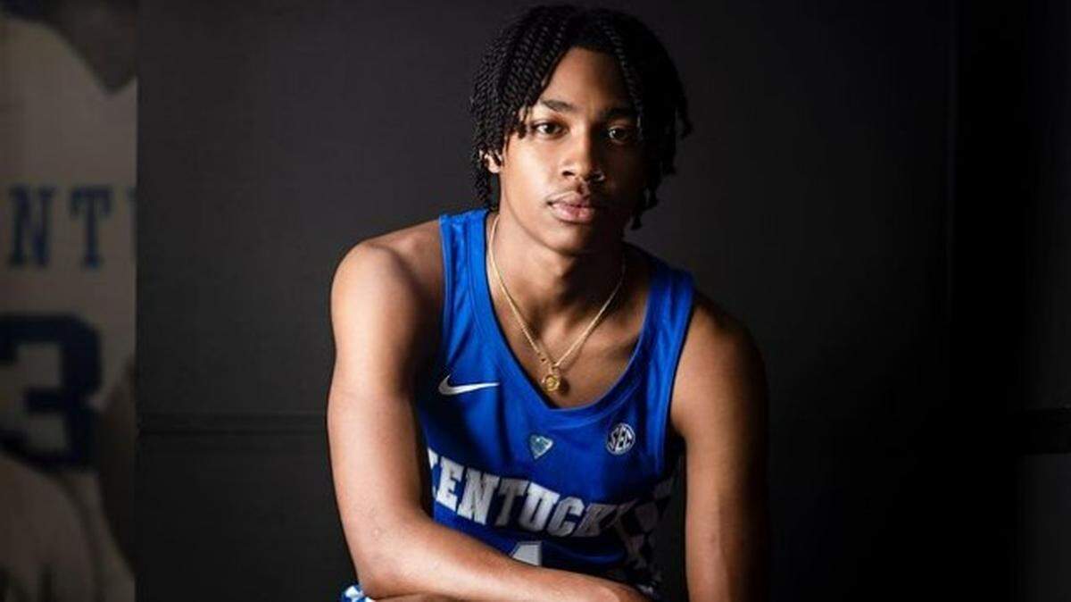 Star basketball recruit Robert Dillingham posted a photo of himself wearing a Kentucky jersey during a visit to Lexington in October.