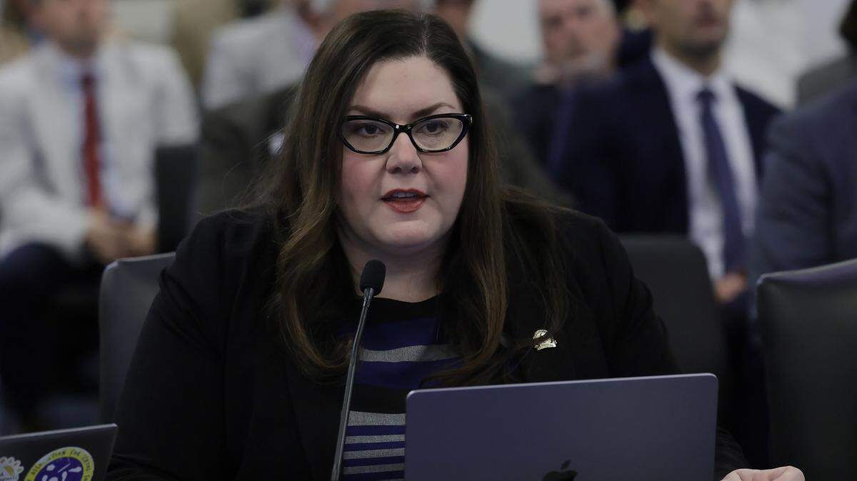 FRANKFORT, Feb. 10 – Rep. Vanessa Grossl, R-Georgetown, discusses incentives for school social workers and school psychologists. The discussion was part of Tuesday’s House Budget Review Subcommittee on Primary and Secondary Education and Workforce Development.