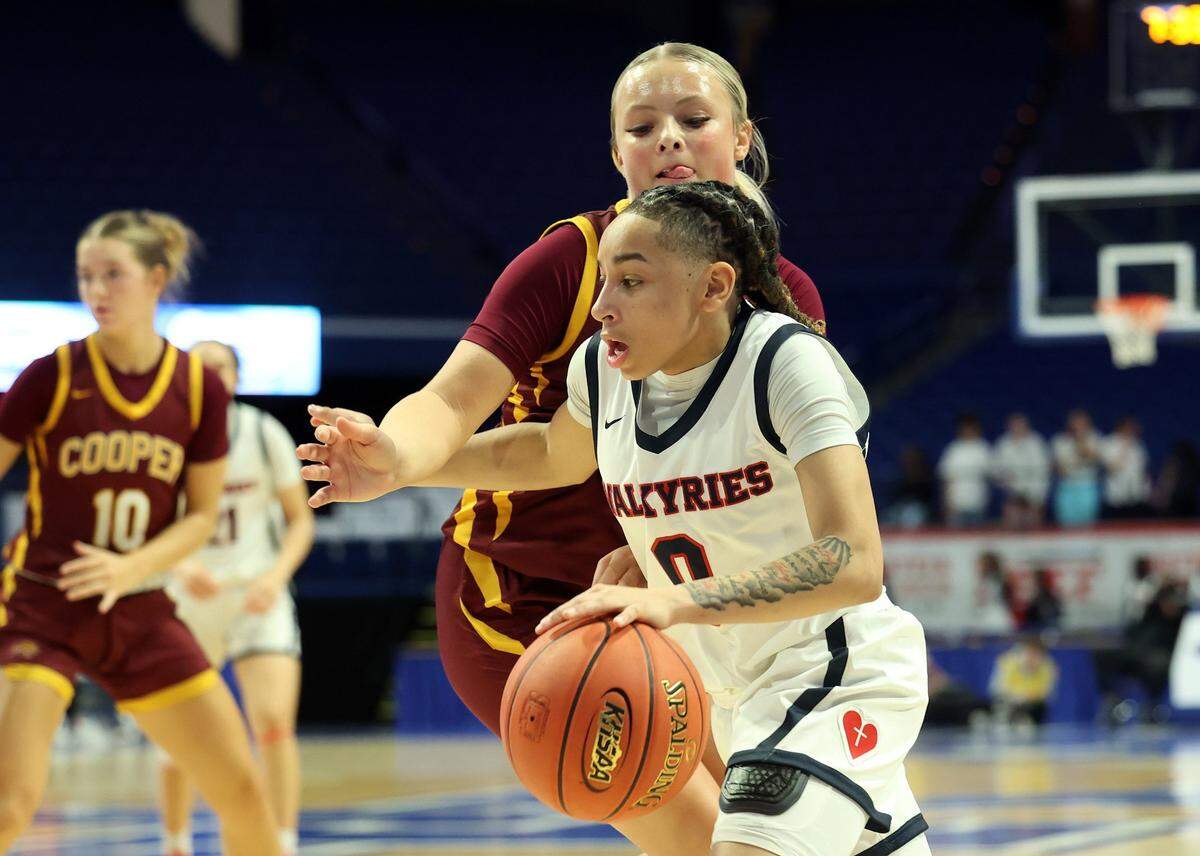 Sacred Heart’s Amirah “Tootie” Jordan (0) contributed 10 points, five rebounds and four steals to Friday night’s win.