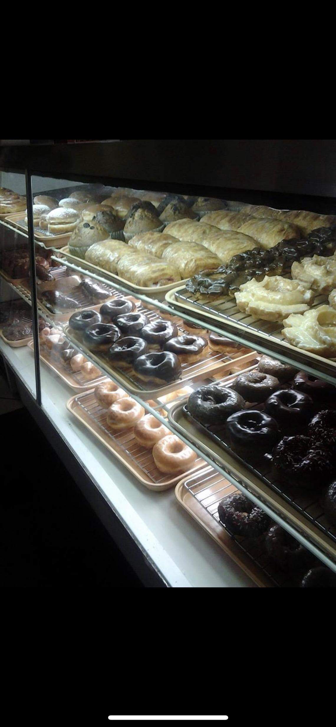 Frank’s Donuts has shops in Georgetown, Winchester and Paris and, soon, Lexington. The bakery specializes in a couple dozen types of cake and yeast doughnuts, most of which sell for less than a dollar each.