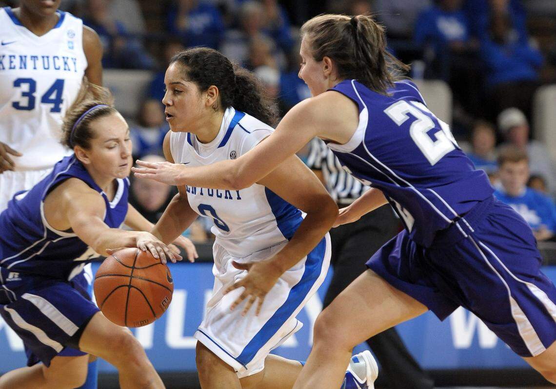 Jennifer O’Neil (0) was twice voted Sixth Woman of the Year by SEC coaches.