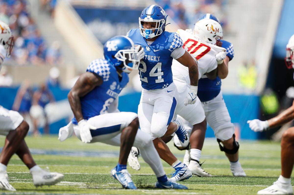 Liam Coen expects UK’s running backs, like Chris Rodriguez (24), to be more comfortable in his new offense this week.