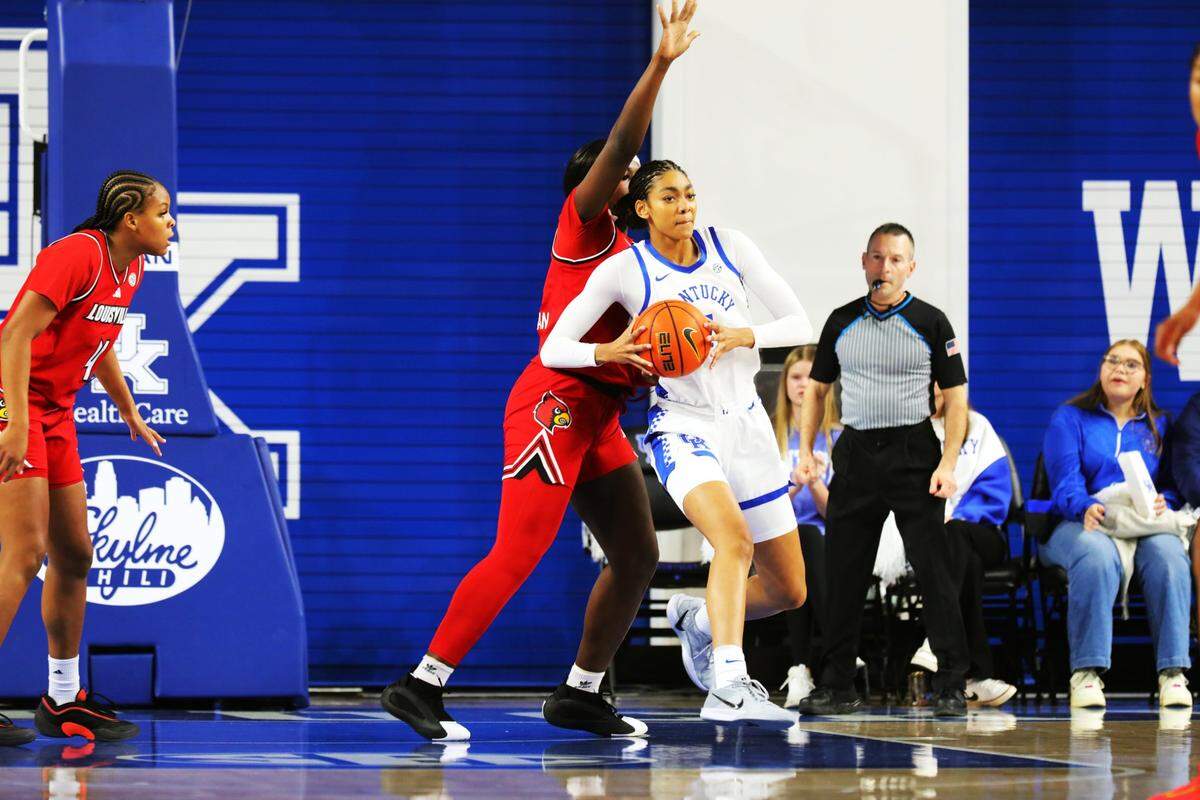 Teonni Key, a 2021 McDonald’s All-American who transferred to Kentucky from North Carolina during the offseason, delivered 17 points, nine rebounds and five blocked shots Saturday. Key played a good portion of the second half plus overtime while carrying four fouls.