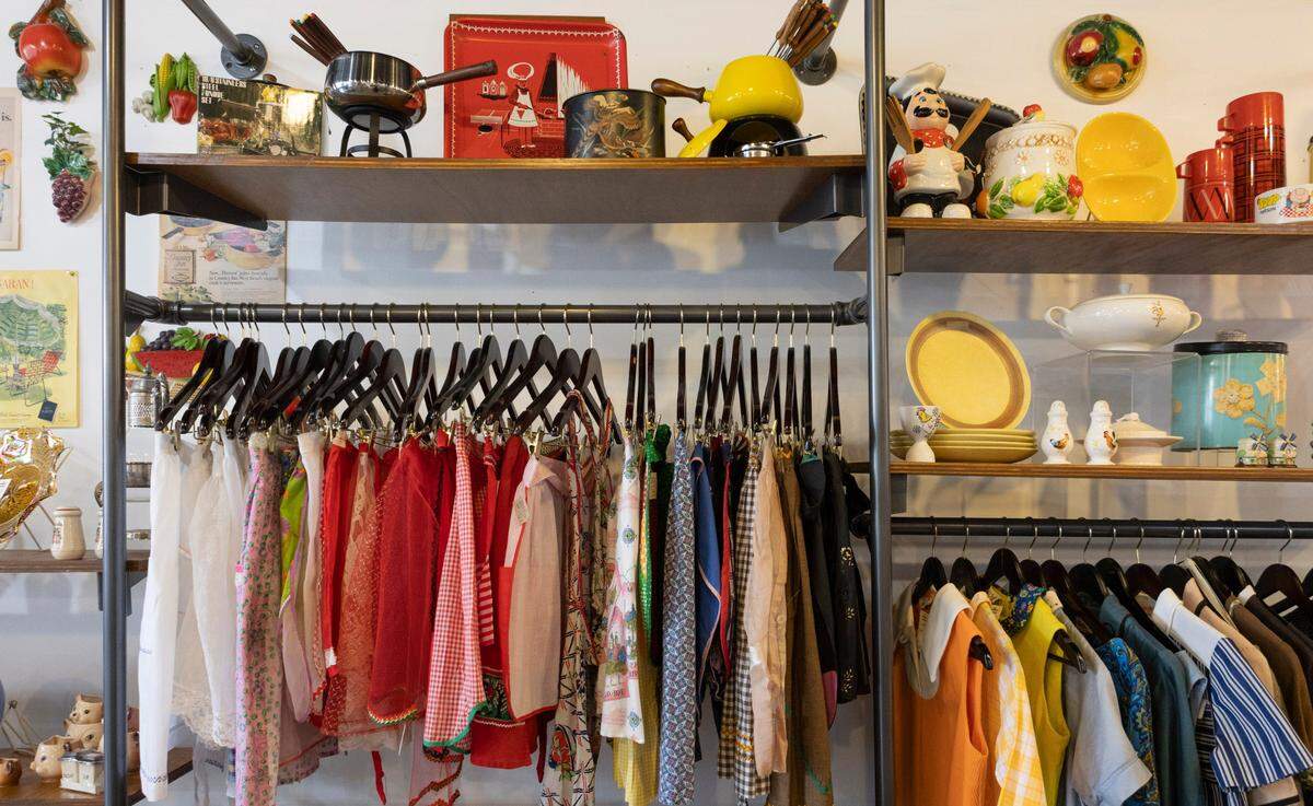 Street Scene carries a wide array of vintage and modern clothing, shoes, accessories and home items.