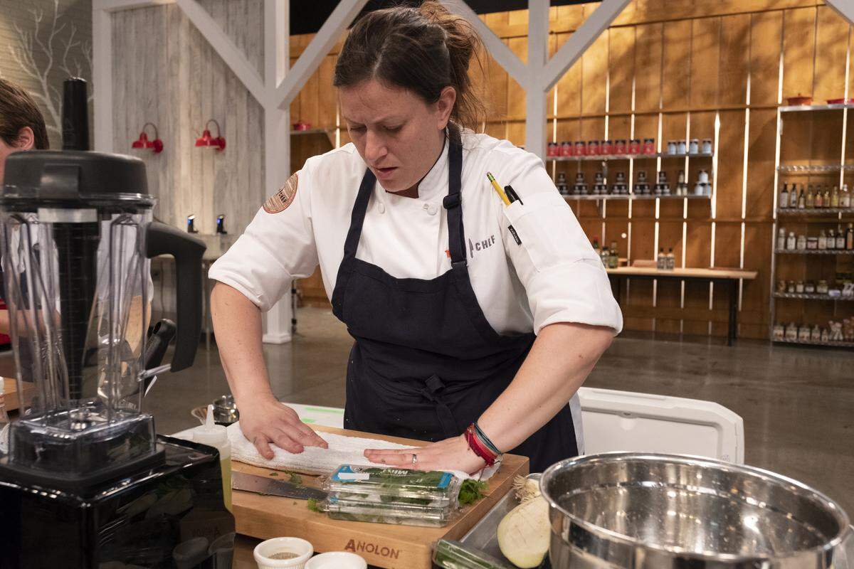 Chef Sara Bradley, the Kentucky rooting interest, seemed confident with her dish, which head judge Tom Colicchio said tasted like a dip set out at a PTA meeting. But judge Graham Elliot said he could eat more of it, which kept her in the game.