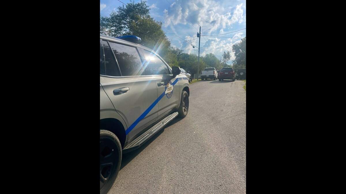 Shelter-in-place issued for KY city as police search for armed suspect