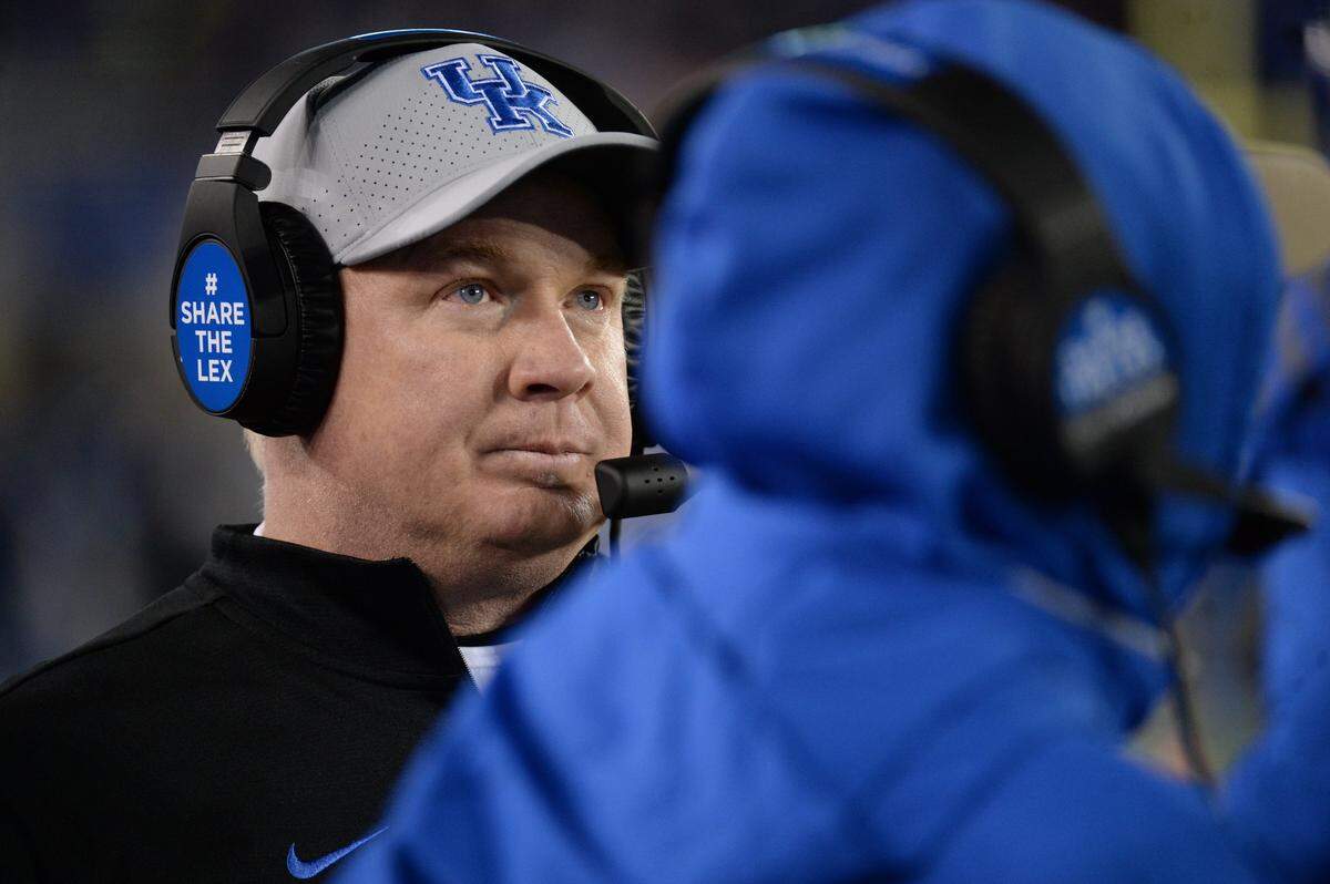 Instead of becoming the first Kentucky football coach since Fran Curci (1973-81) with multiple wins over Tennessee, UK Coach Mark Stoops and the Wildcats lost 17-13 to UT on Saturday night. Stoops is now 1-6 against the Volunteers.