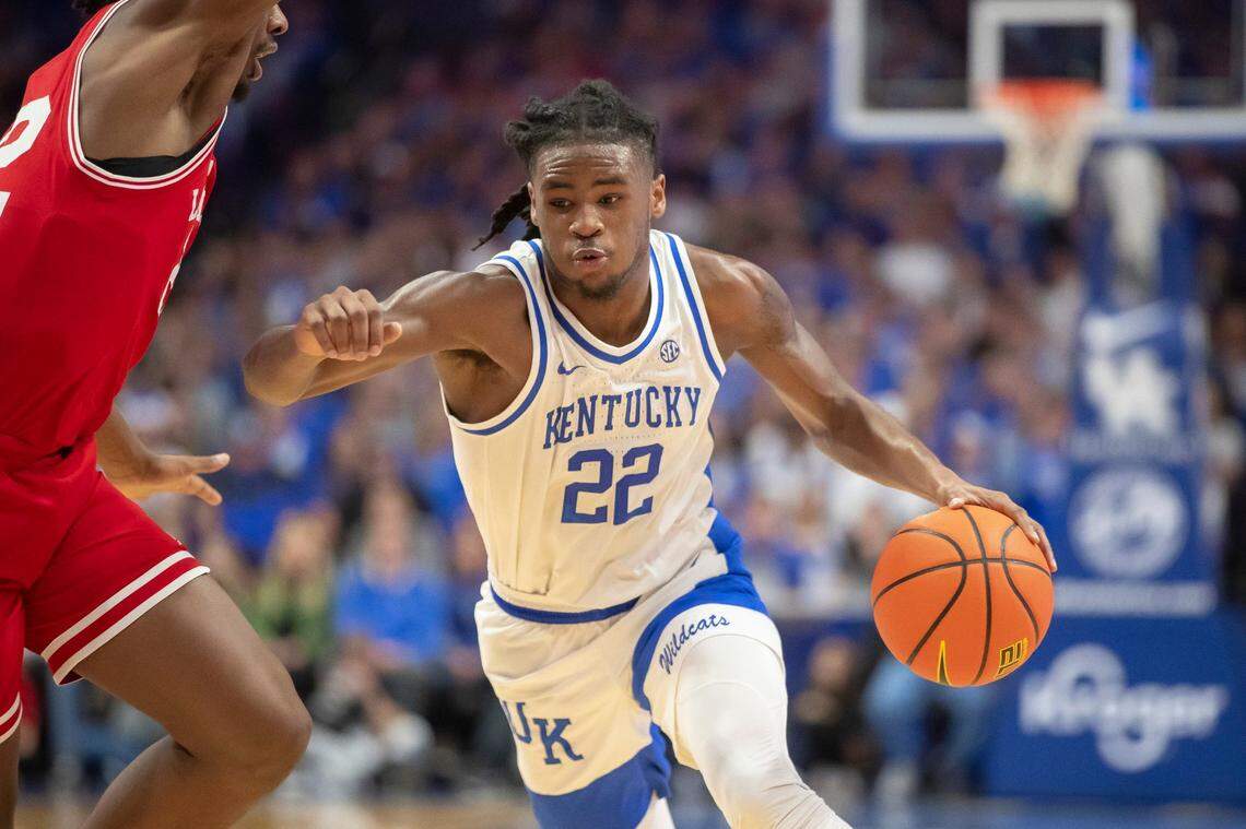 Kentucky guard Cason Wallace drives the ball against Louisville during a game at Rupp Arena on Dec. 31, 2022.