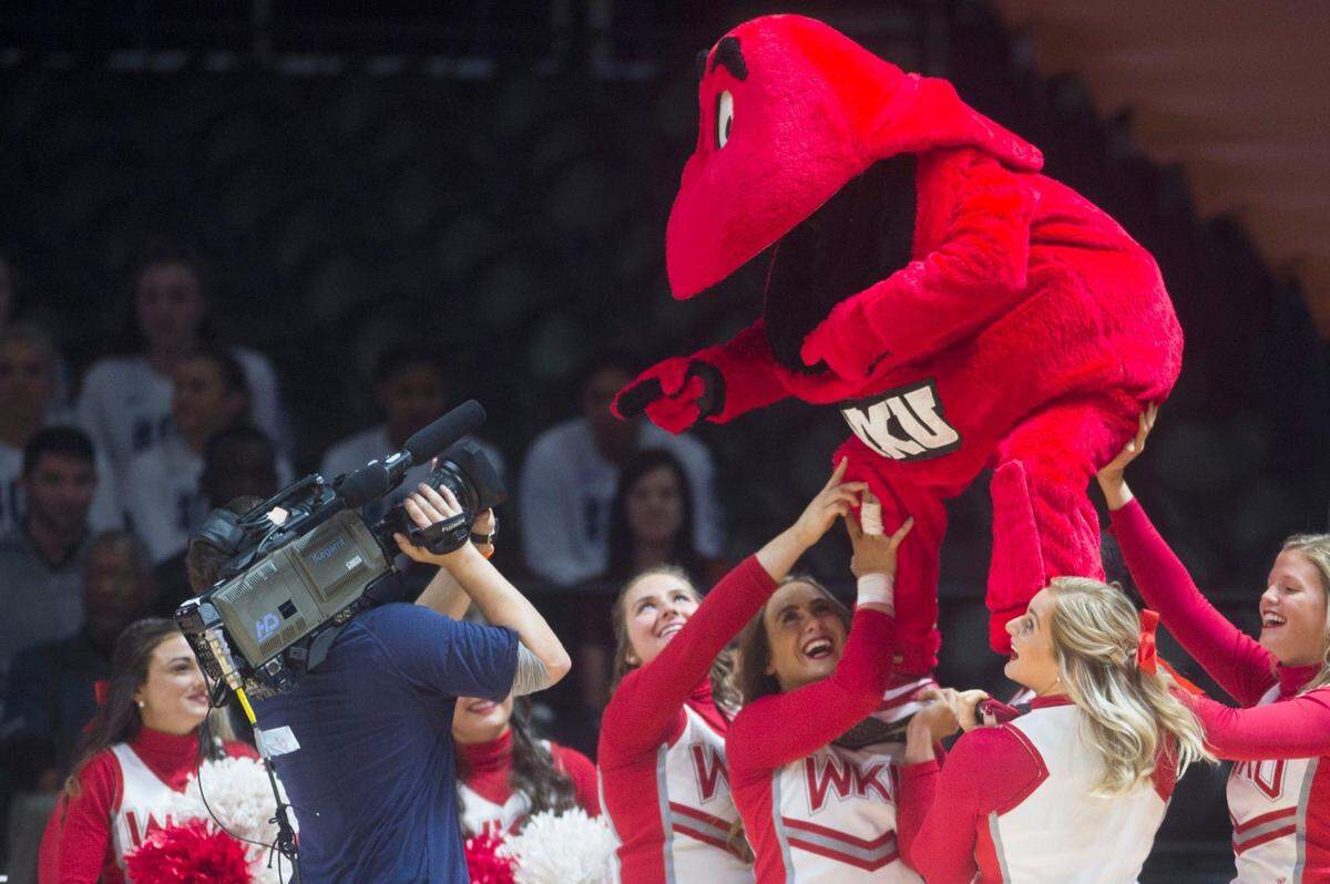 Kentucky is expected to host Western Kentucky for a game in Rupp Arena during the 2024-25 men’s basketball season.
