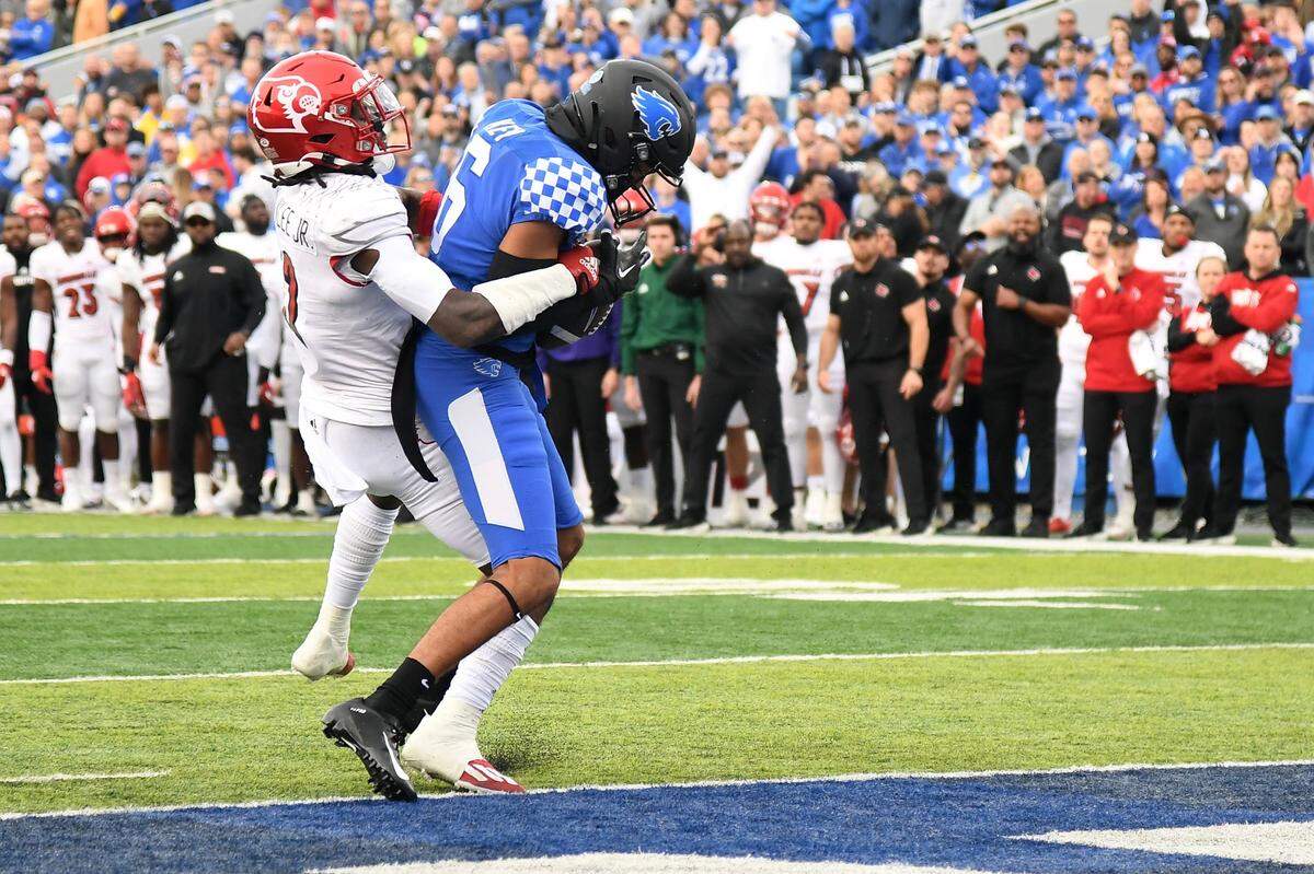 UK WR Dane Key catches a touchdown pass during the University of Kentucky-University of Louisville football game at Kroger Field in Lexington, KY on Saturday, November 26, 2022.