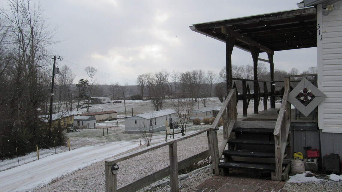 Nighttime warrant ended with police killing Kentucky man. Should they be served that late?