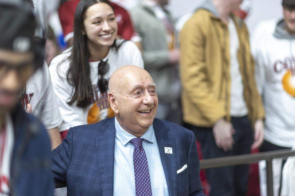 Dick Vitale greets Alabama fans before Saturday’s game against Kentucky at Coleman Coliseum in Tuscaloosa, Ala.