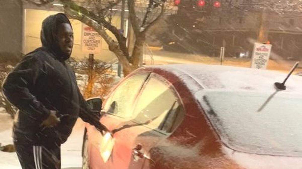Lexington police are asking for the public’s help identifying this man, who they said is accused of grabbing a pizza delivery driver’s buttocks.