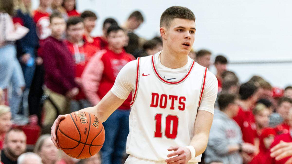 Isaac McKneely averaged 22 points per game as a sophomore at Poca (W.Va.) during the 2019-20 season.