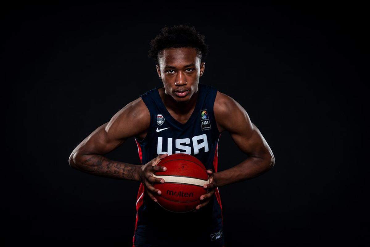 Ron Holland was one of several then-Kentucky recruits to win a gold medal with the USA Basketball team at the FIBA U17 World Cup in Spain last summer.