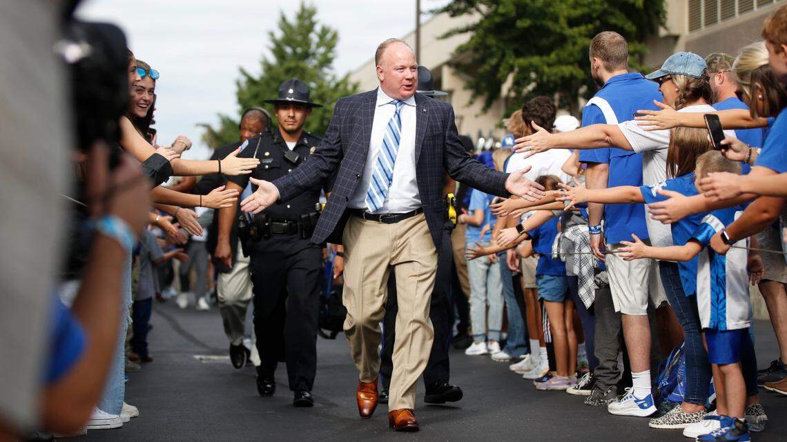 Mark Stoops vs. Lane Kiffin: Successful sons of the family business go head-to-head