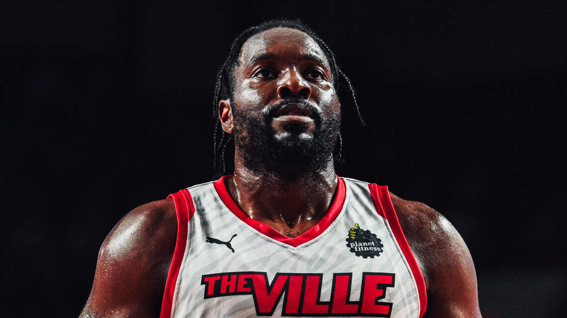 Louisville’s Chinanu Onuaku posts apology after spitting at former UK basketball player