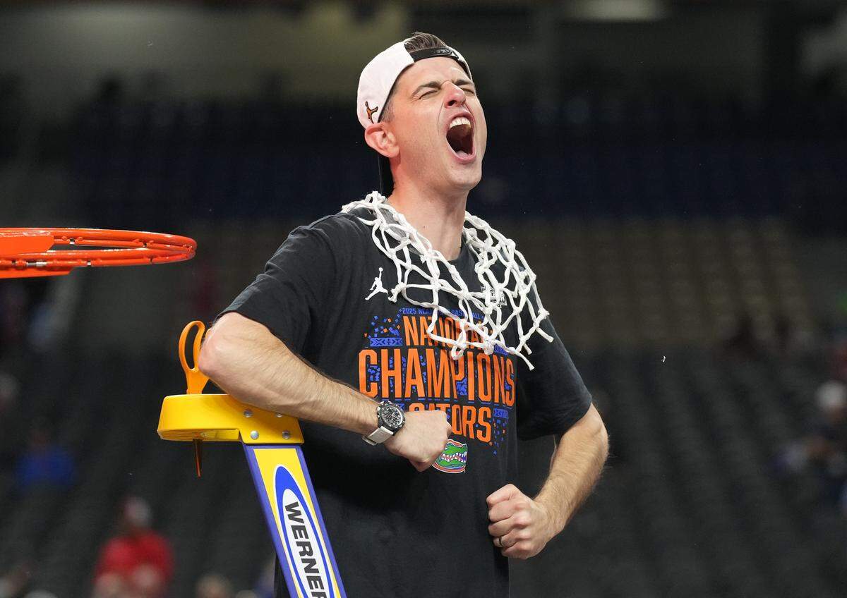 Florida coach Todd Golden celebrated after the Gators beat Houston 65-63 to win the 2025 NCAA men’s basketball tournament championship. 