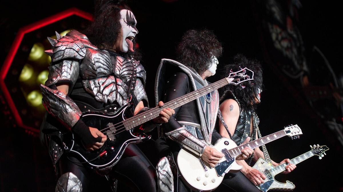 Concert review: Kiss, David Lee Roth at Rupp Arena | Lexington Herald ...