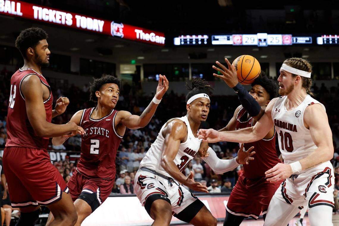 South Carolina State played South Carolina down to the wire in its season opener before falling to the Gamecocks.