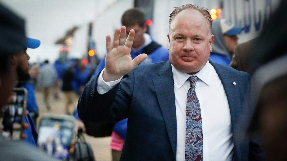 Should Kentucky football one day build a statue of Mark Stoops? Why wait?