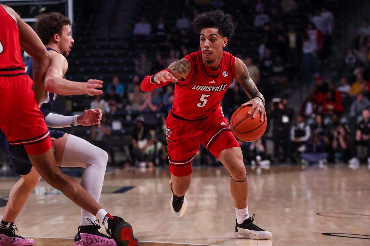 Louisville ‘s Terrence Edwards Jr. (5) was named All-ACC Third Team.