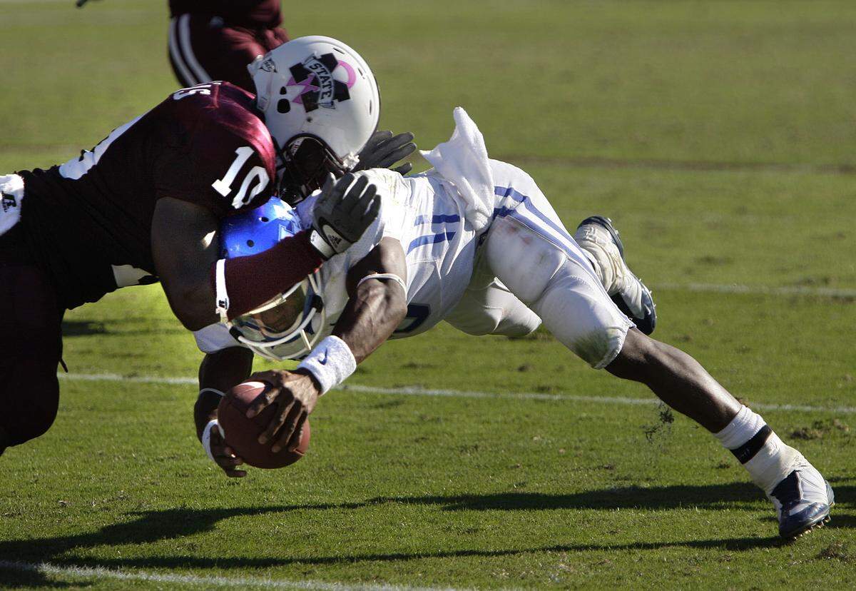 Randall Cobb scored a touchdown in Kentucky's win against Mississippi State on Nov. 1, 2008, in Starkville.