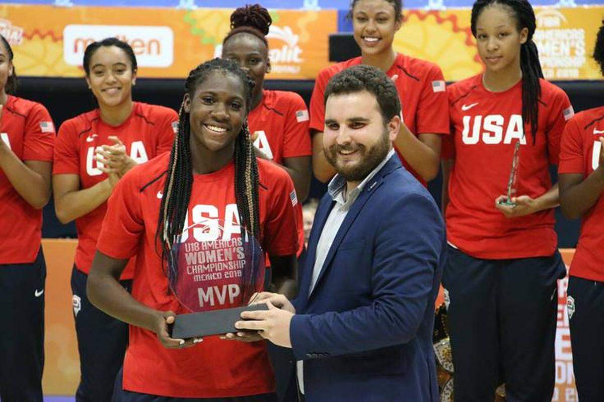 Kentucky freshman Rhyne Howard received the 2018 FIBA Americas U18 Championship MVP award from an unidentified FIBA official last summer in Mexico City.