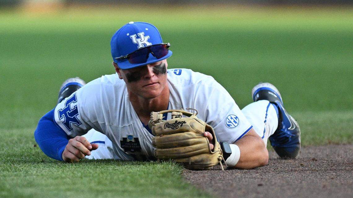 UK baseball faces College World Series elimination after offense shut down by Texas A&M
