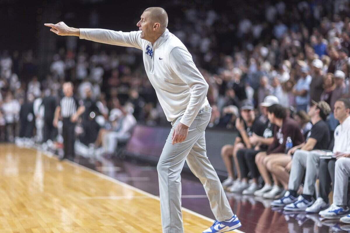 Kentucky coach Mark Pope’s successful recruitments of Milan Momcilovic from the transfer portal and Ryan Hampton from the high school class of 2027 have flipped the narrative that the Kentucky coach cannot recruit at UK’s traditional level.