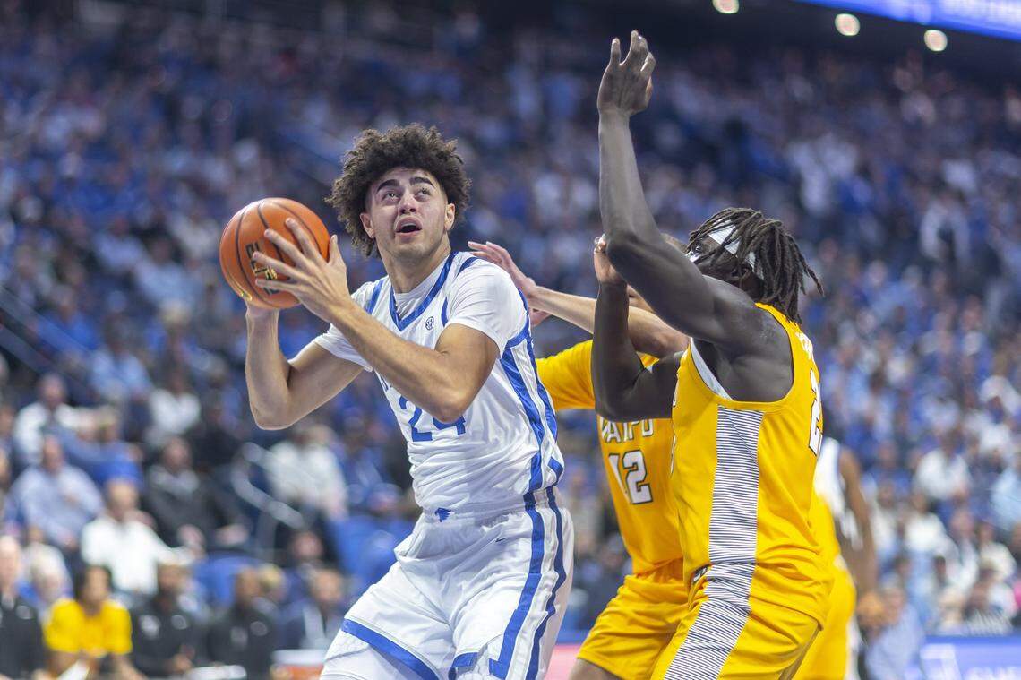 Kentucky center Malachi Moreno (24) looks to shoot the ball as Valparaiso guard Kyonte Thomas (22) defends during Friday’s game at Rupp Arena.