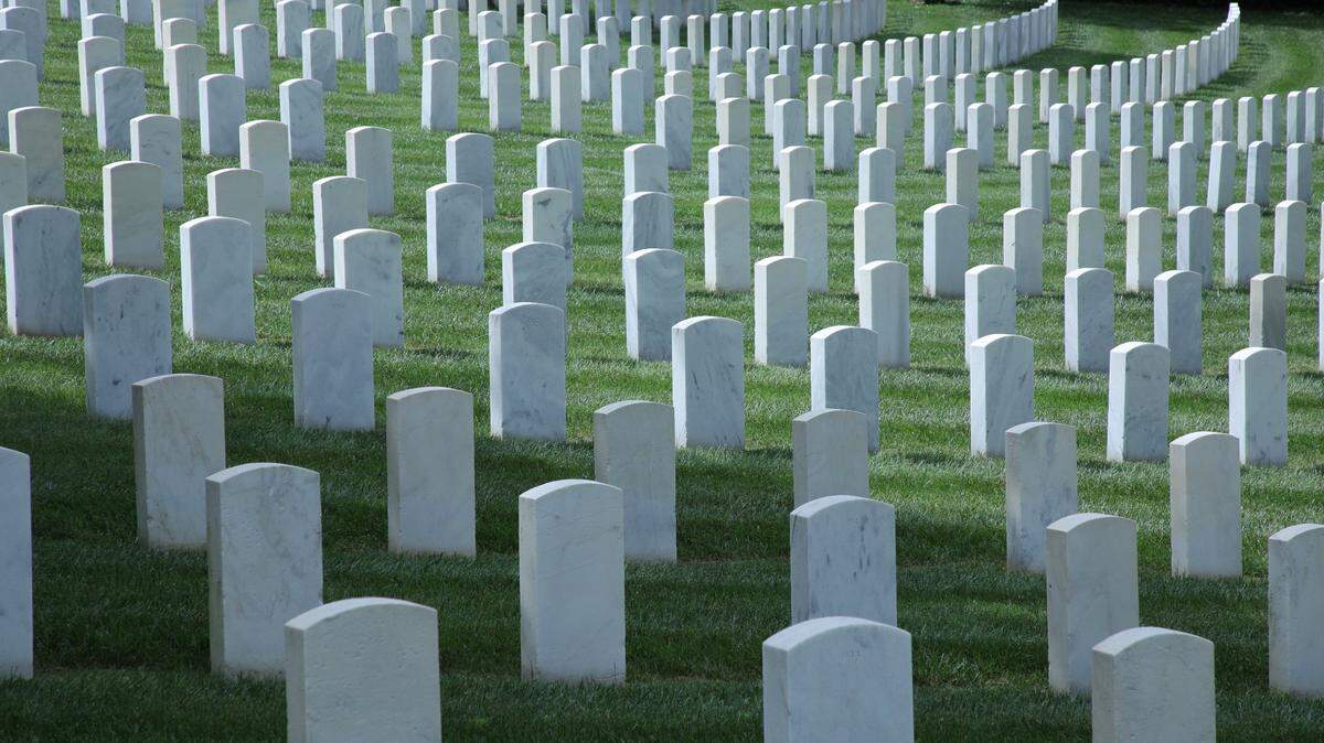 Military burial for service members at the Lexington Cemetery in Lexington, Ky on May 9, 2024.