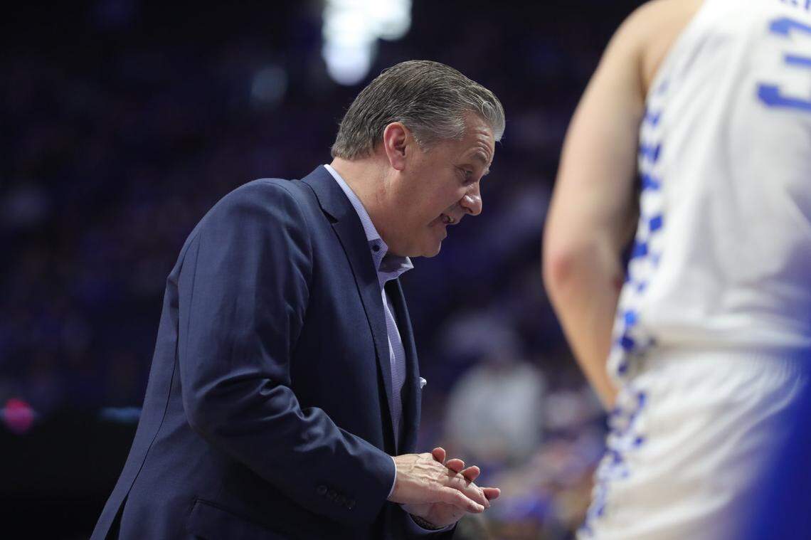 Kentucky Coach John Calipari talks to his team during Friday’s victory over High Point in Rupp Arena. The Wildcats improved to 11-2.