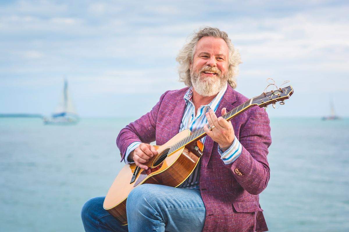 Robert Earl Keen will return to Railbird on Sunday.