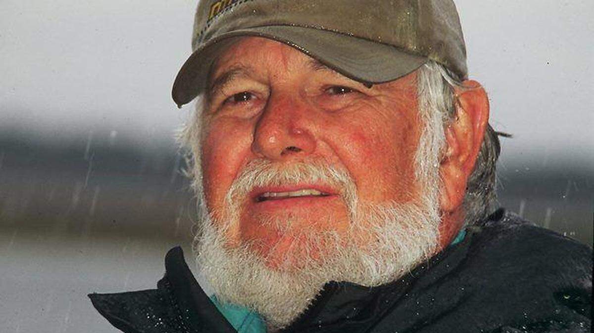 Clarence Henry “Soc” Clay, a former writer for the Lexington Herald-Leader and a Kentucky Poet Laureate, died last week at the age of 86. Clay, who grew up in Greenup County, was a renowned outdoors photographer and writer whose articles and photos appeared in national publications.