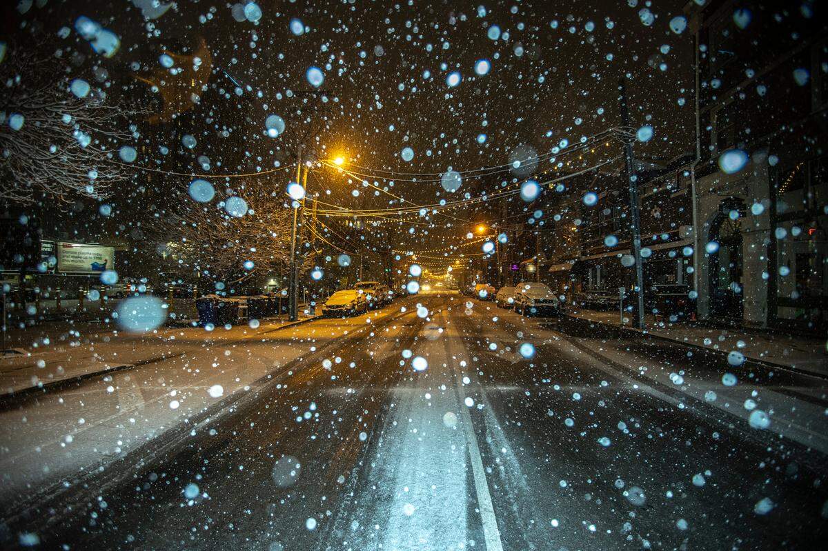 Snow falls in Lexington, Ky., on Wednesday, Jan. 27, 2021. 