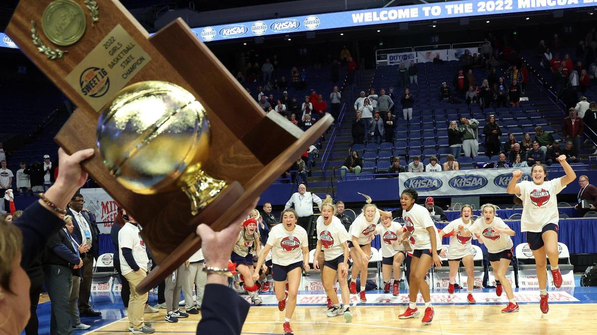‘We all did it together.’ Sacred Heart tops Bullitt East for record sixth Sweet 16 crown.
