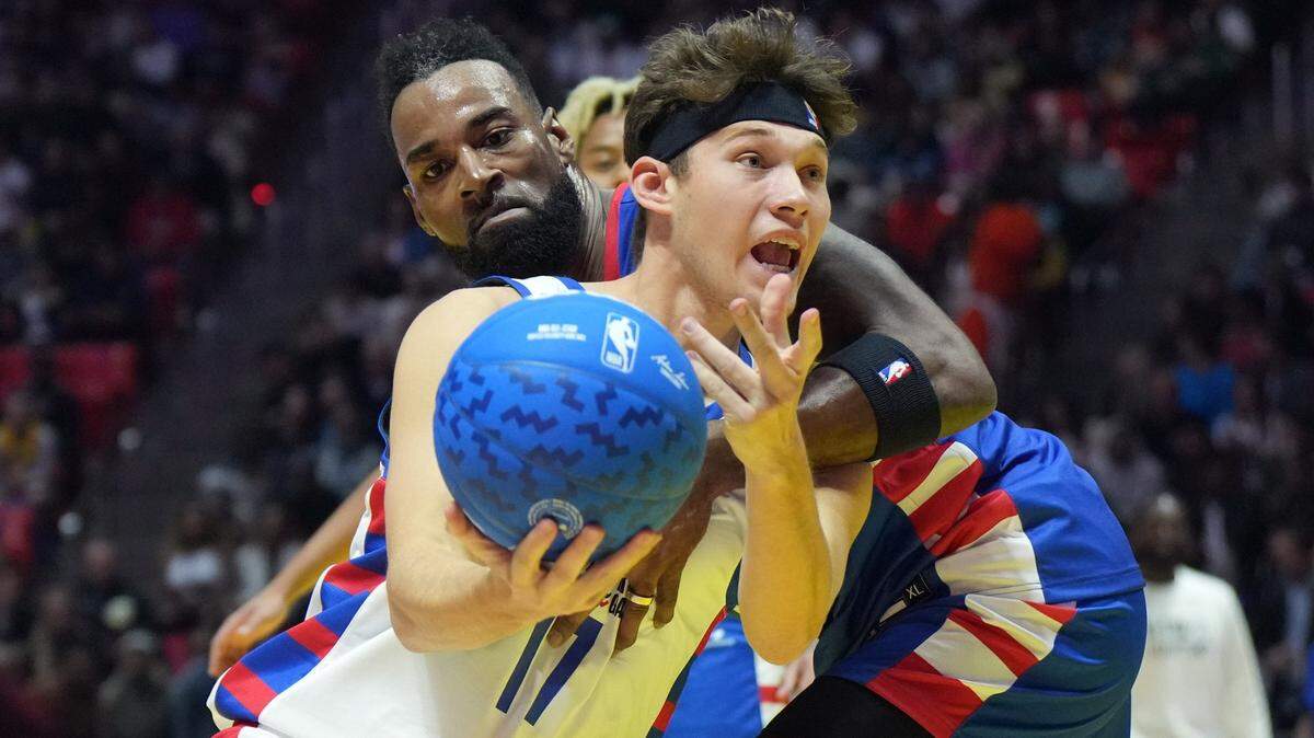 Jesse Riedel (17) is a YouTube influencer who posts basketball content under the name “Jesser.” He is also the most recent addition to the La Familia team in the 2025 The Basketball Tournament, which gets underway this month. La Familia is mostly comprised of former UK players.