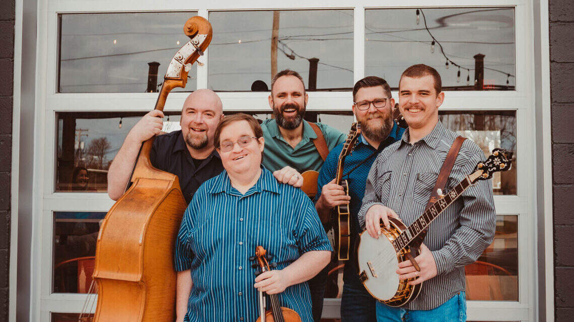 Bluegrass fiddler, Louisville Orchestra teaming up again for Kentucky tour