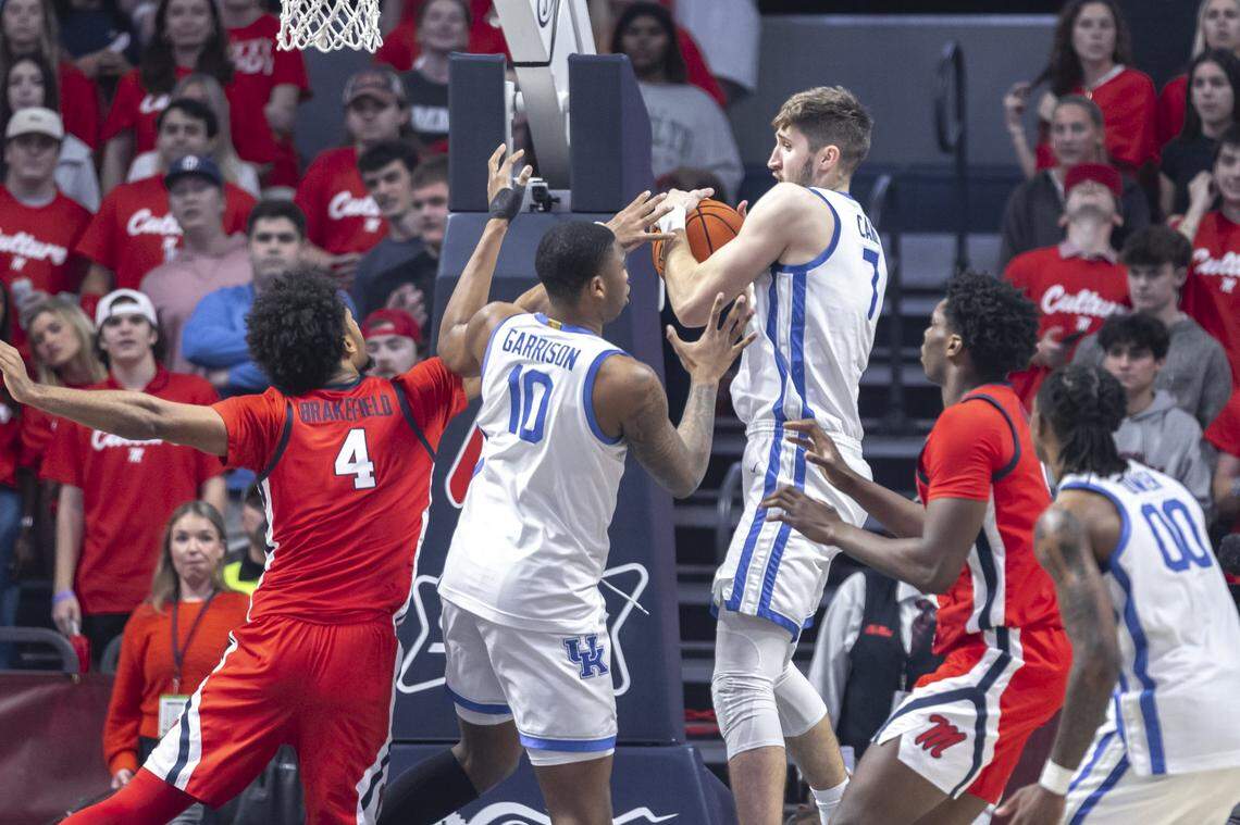 Kentucky forward Andrew Carr (7) grabs a rebound during Tuesday’s game against Mississippi in Oxford, Miss.