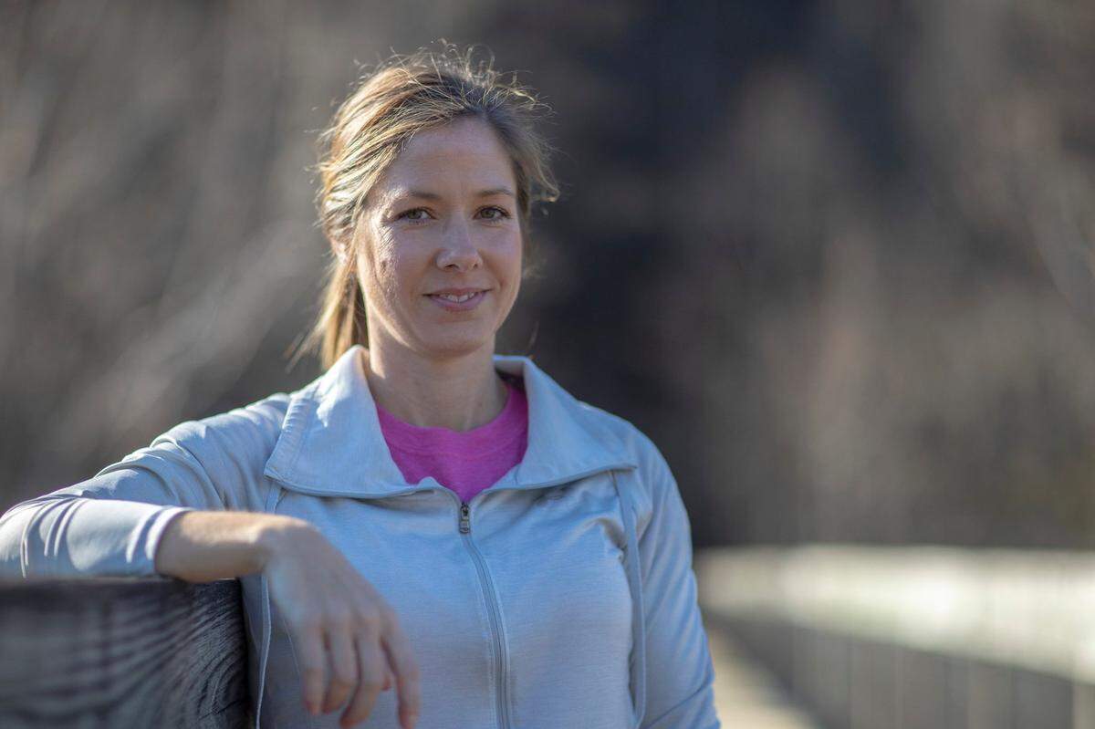 Of her out-of-nowhere cancer diagnosis at age 35, Lindsey Sexton says, “Your world stops.”