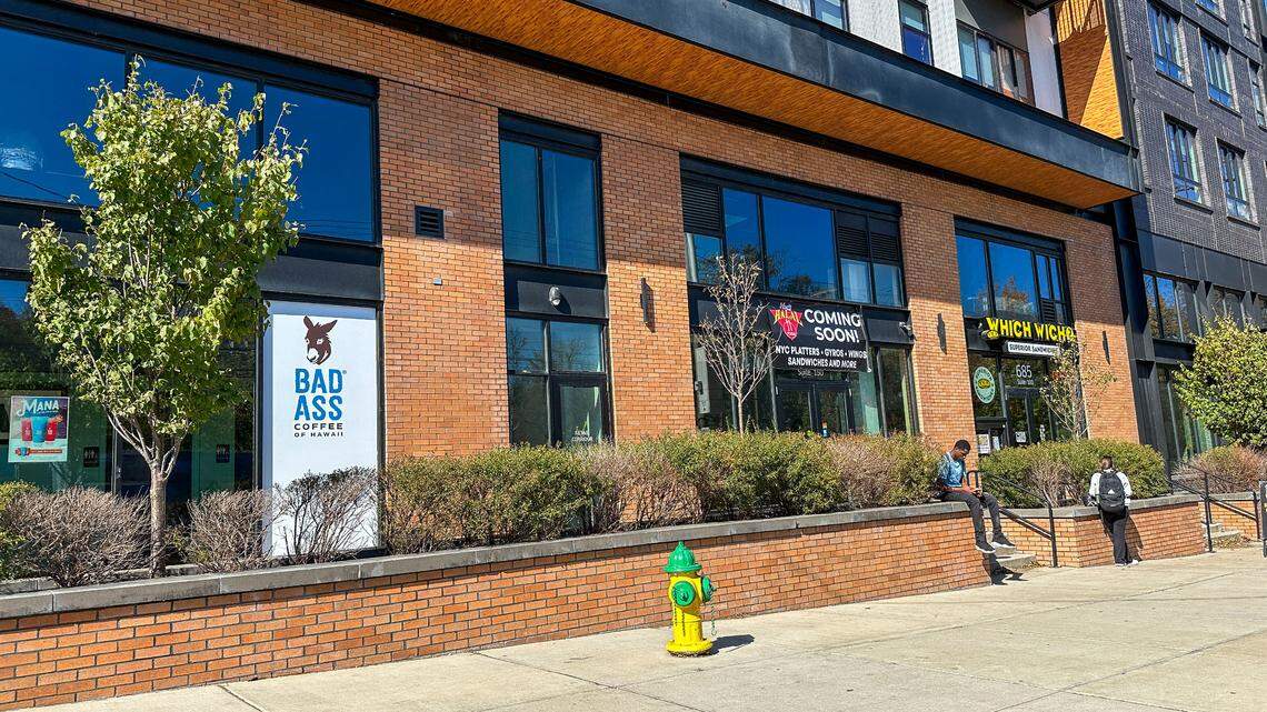 A new restaurant, Naz’s Halal Food, will open in The Hub apartment complex at 685 S. Limestone in December next to Bad Ass Coffee of Hawaii and a Which Wich.